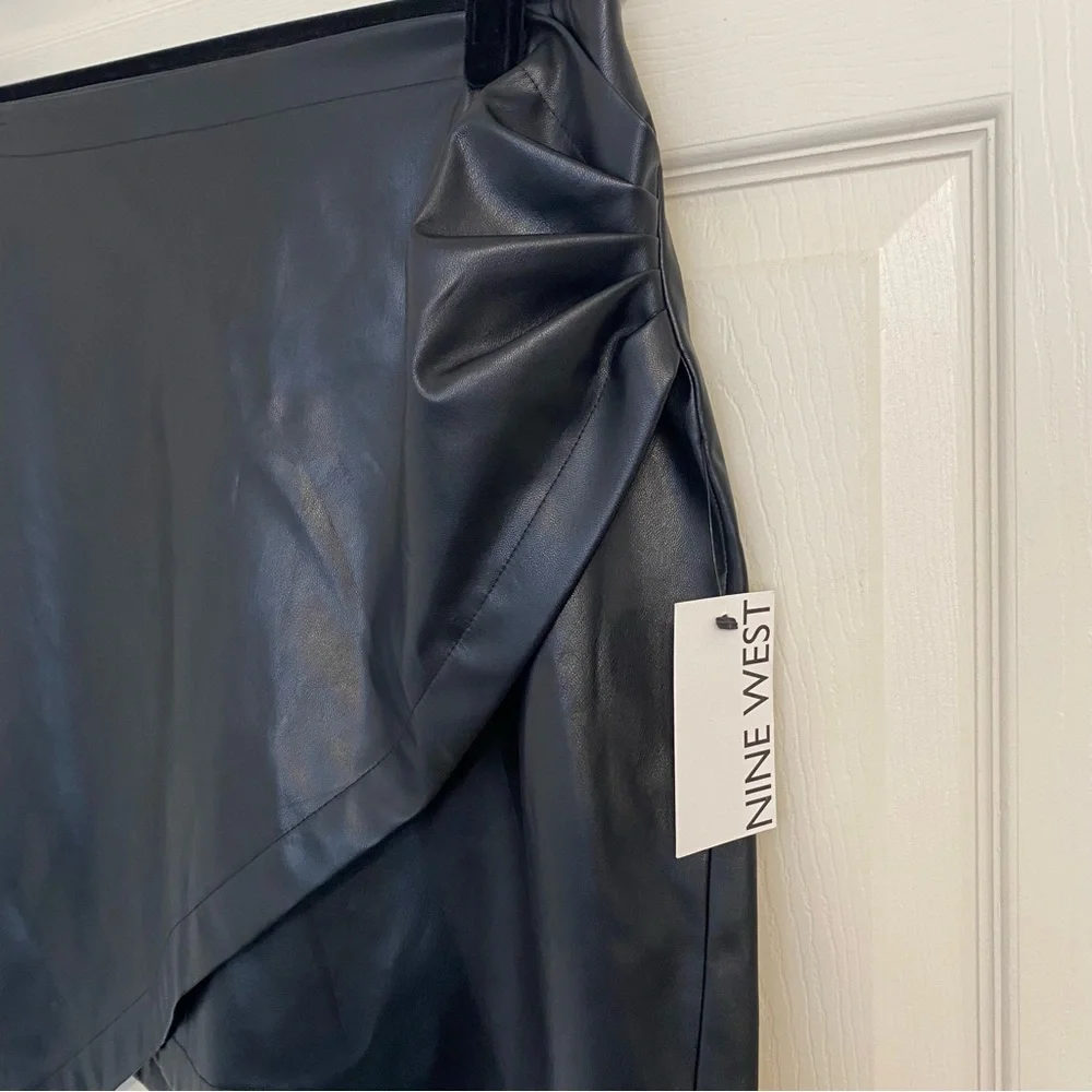 Nine West Faux Leather Wrap Mini Skirt Black Ruched NWT Women’s Large
